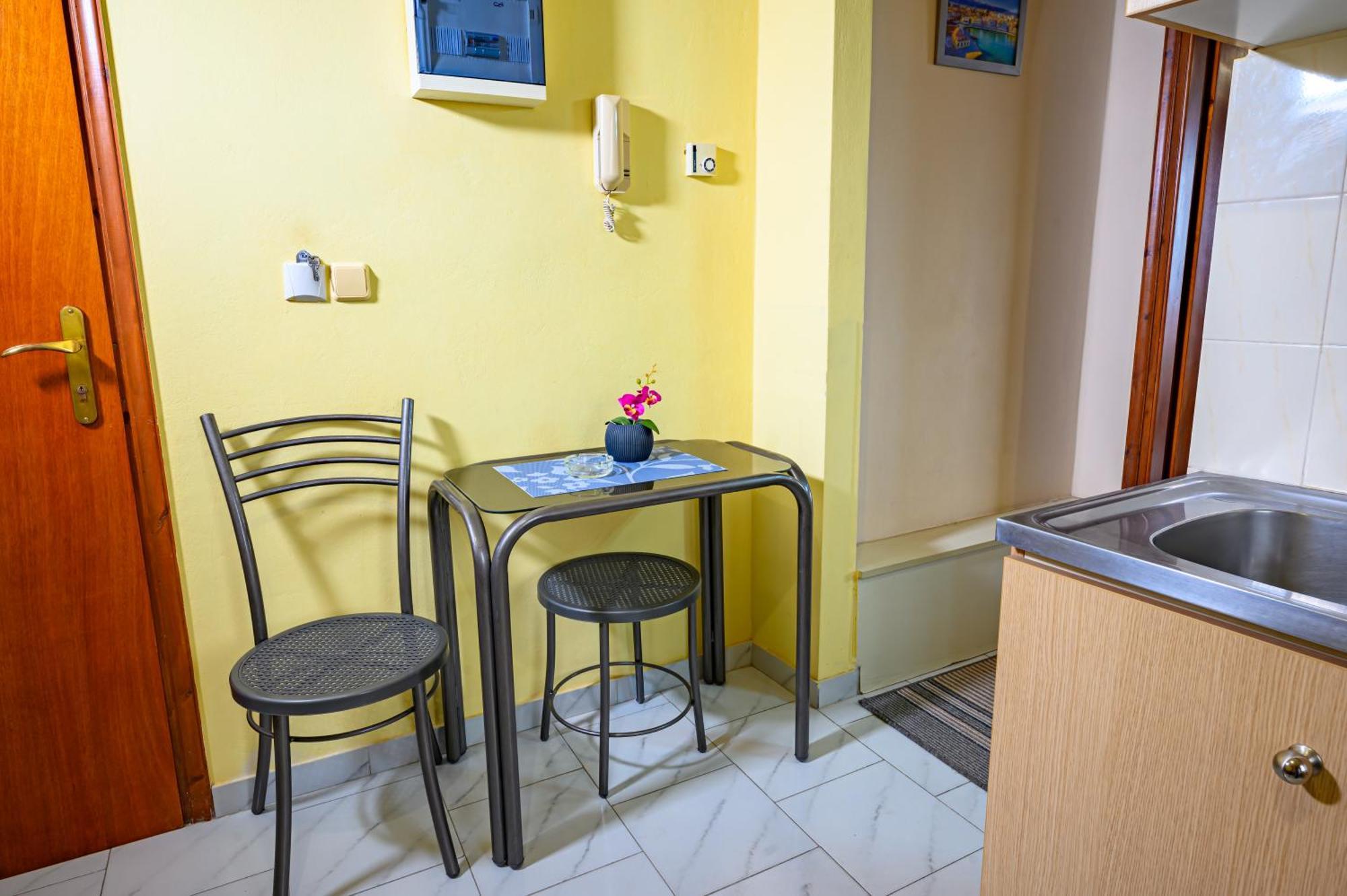 Iliahtida Apartments Rovies Dış mekan fotoğraf