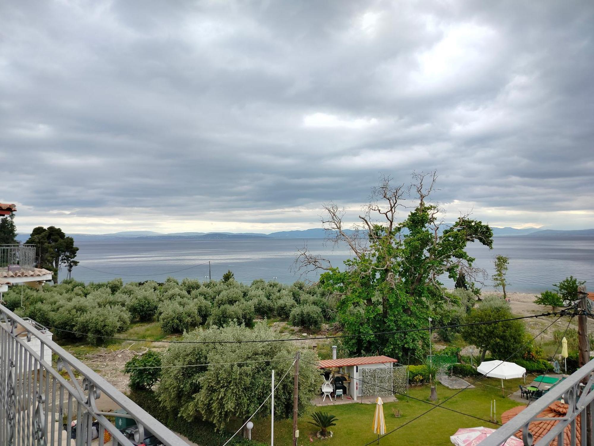 Iliahtida Apartments Rovies Dış mekan fotoğraf