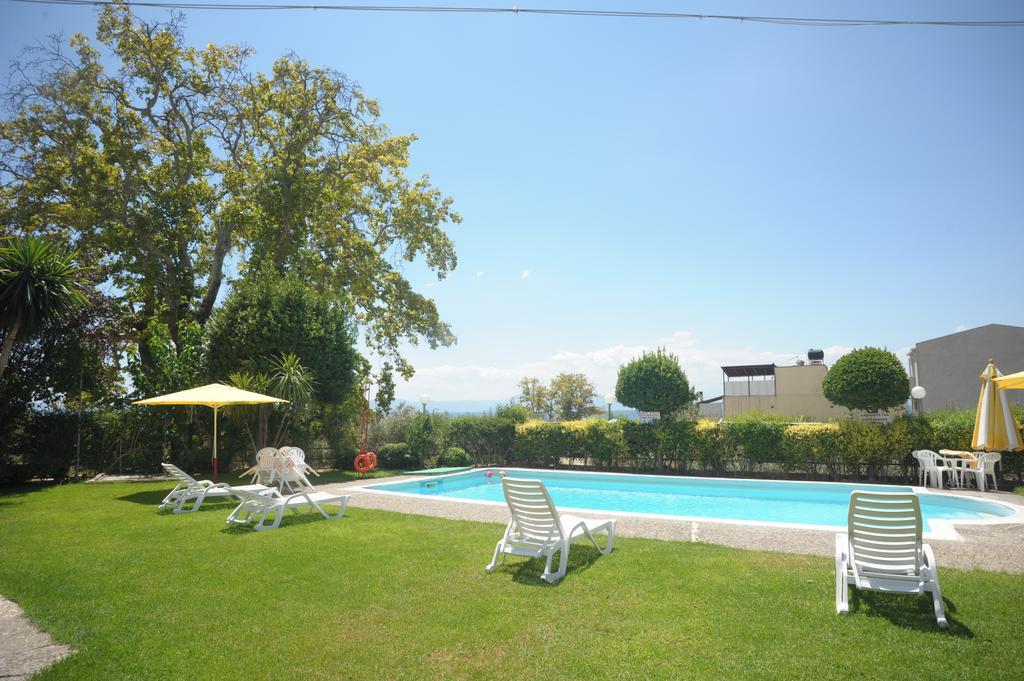 Iliahtida Apartments Rovies Dış mekan fotoğraf